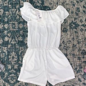 Women’s White Romper *new with tags*